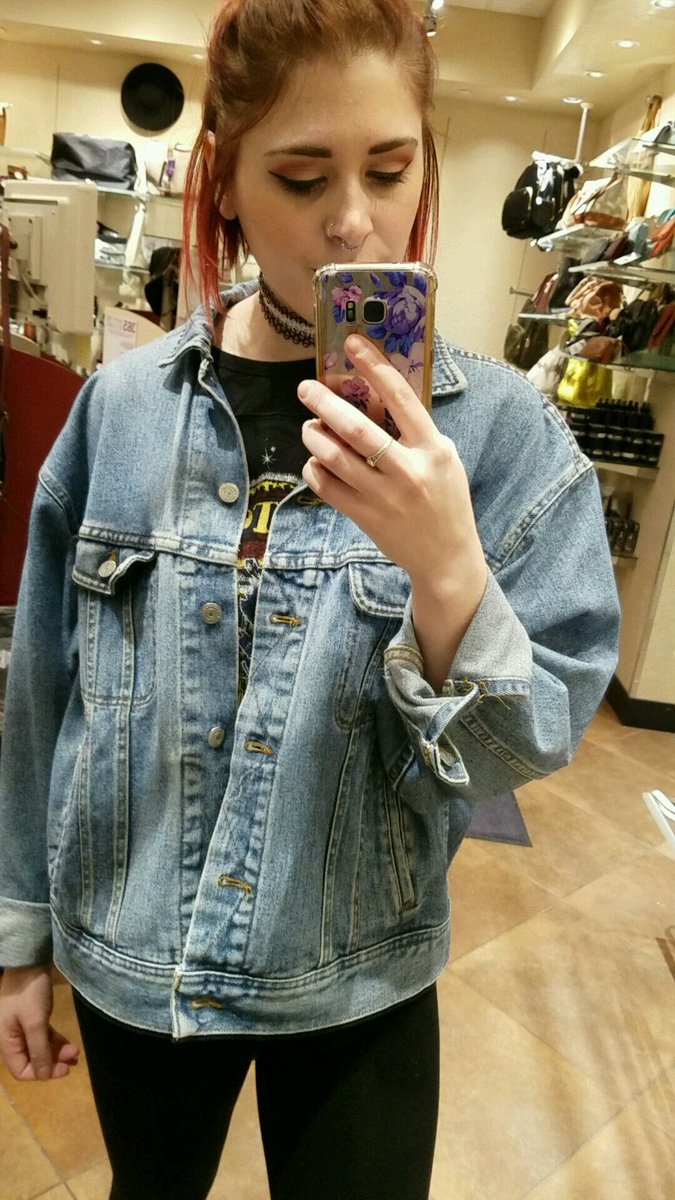 My mom's jean jacket is my new favorite piece of clothing. #joutfit