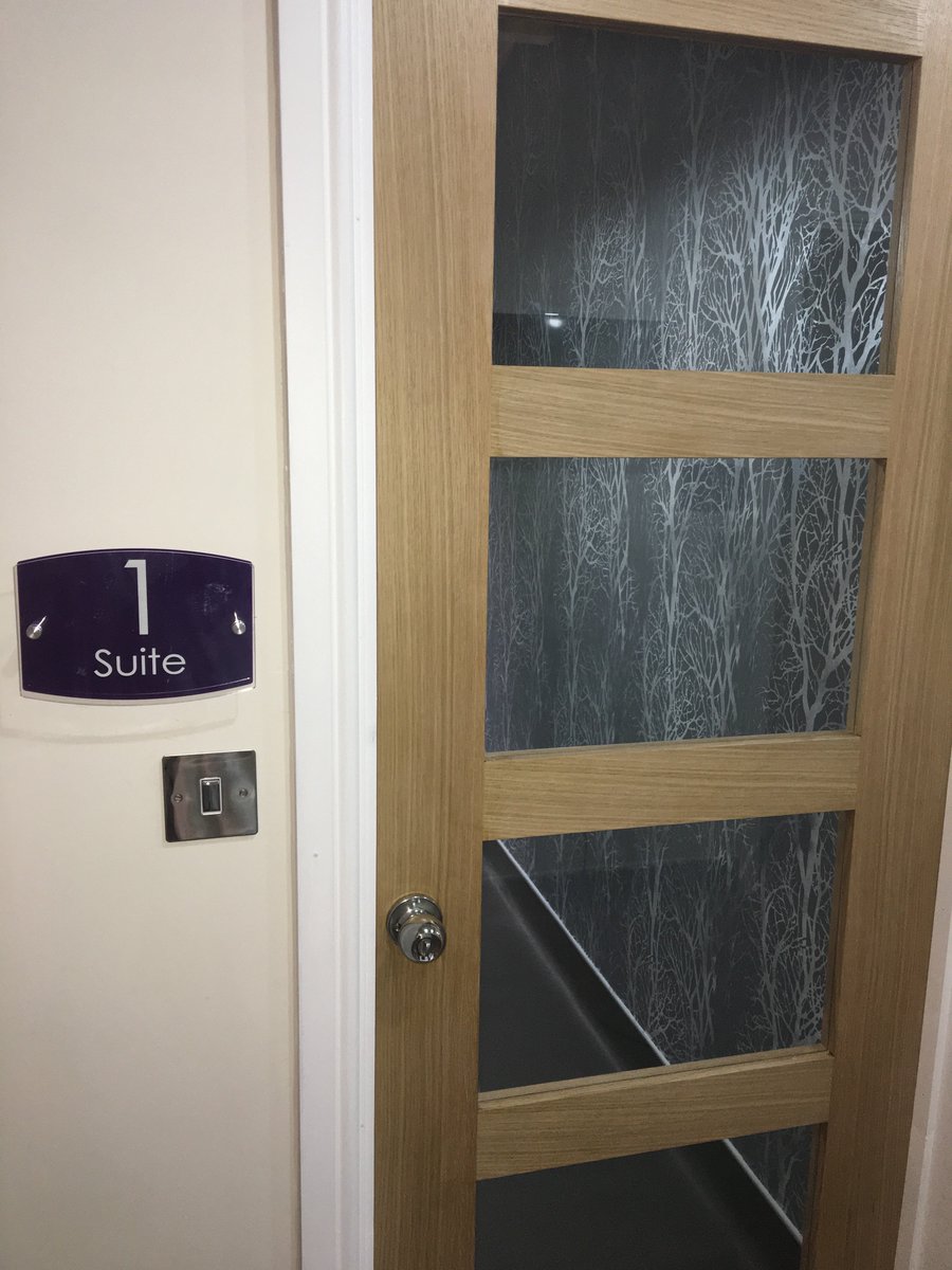 hotelkitty_'s tweet photo. Hotel kitty 5* luxury for cats with 24hour Skype playroom, mood lighting, a la carte menu, private secure balconies, TVs with virtual fish, https://t.co/8FqobnWpUK