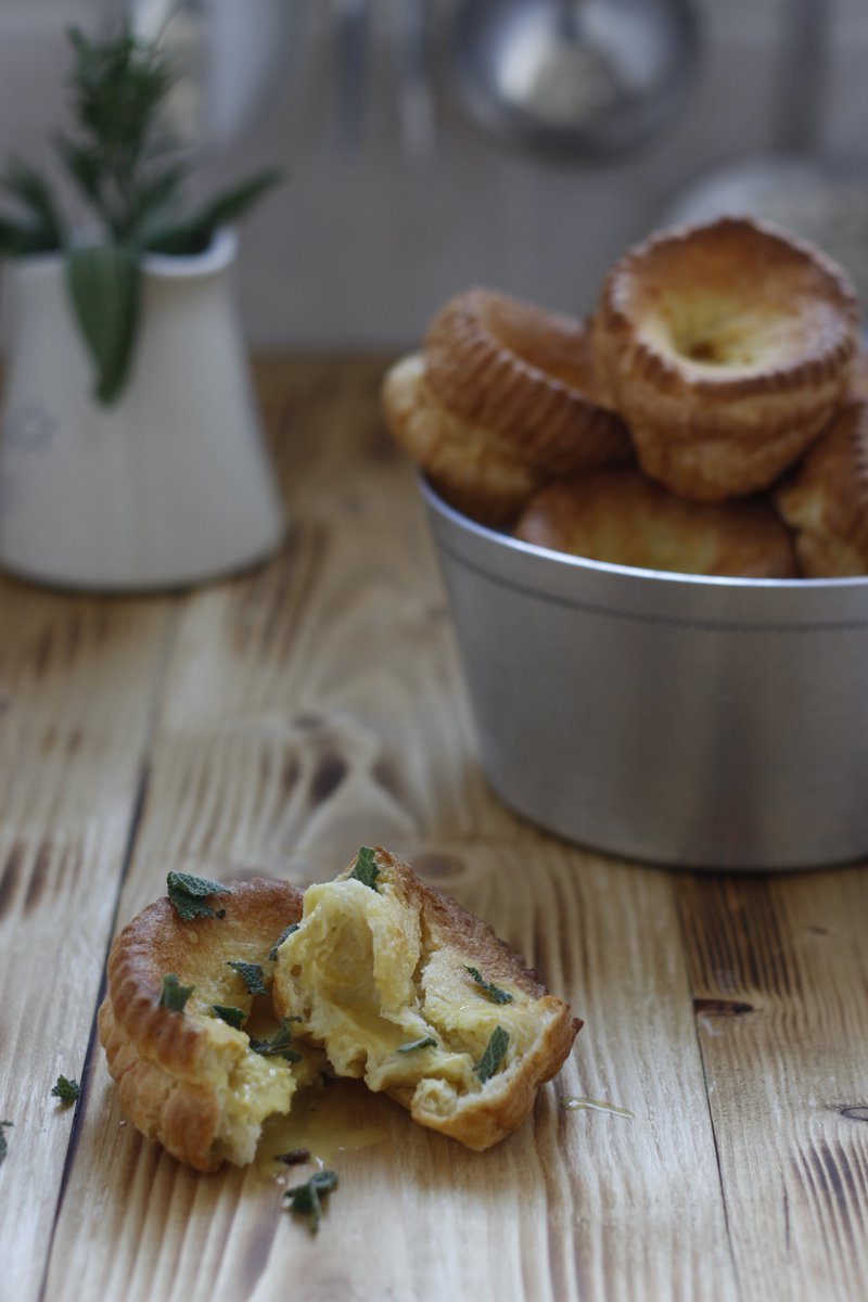 #Yorkshire #pudding <a href="/jamieoliver/">Jamie Oliver</a> #recipe bit.ly/2jpGoGE #food #TeaTime #british #SundaySauce #blog #cake