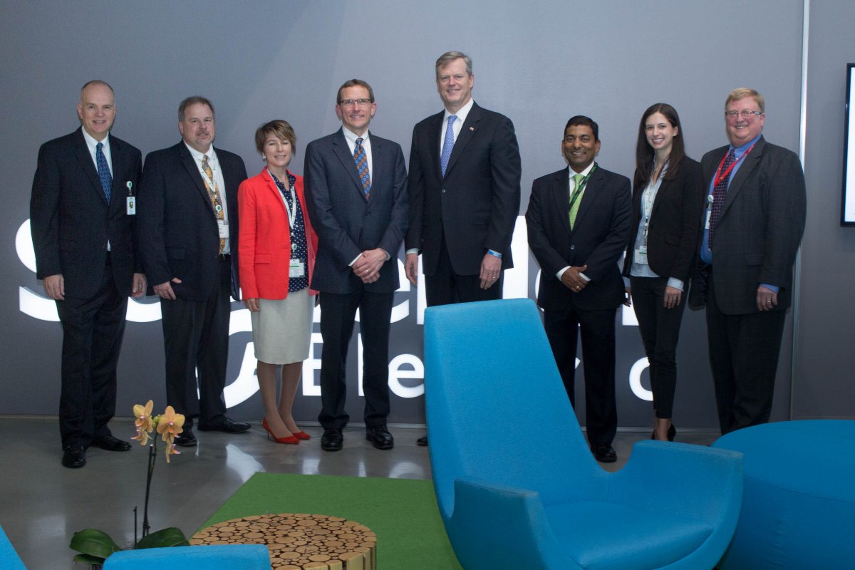 stephanielbyrd's tweet photo. My 1st visit to @SchneiderNA's Boston campus was also @MassGovernor's first visit! The Labs were my favorite: 5% of our revenues go to R&amp;D 😮 https://t.co/uhmsaQ7ipO