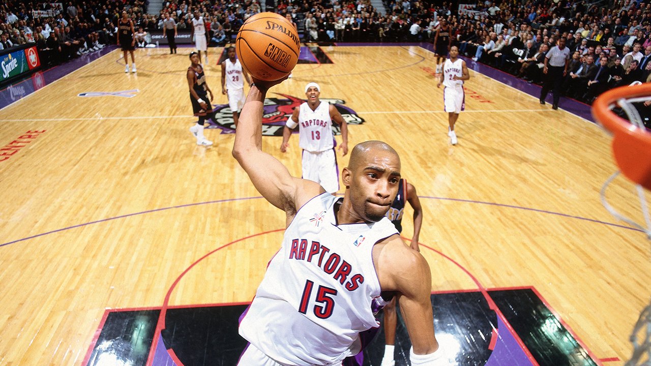 Happy birthday to 8-time NBA All-Star and Air Canada, Vinsanity Vince Carter! 