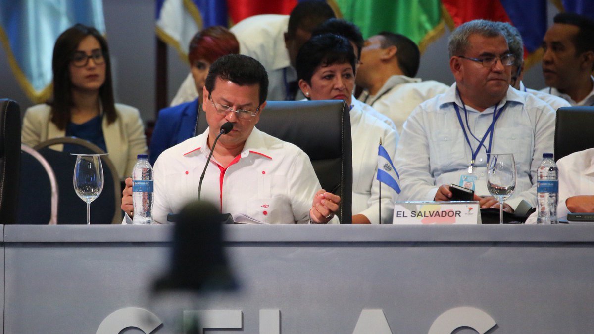 MIREXRD's tweet photo. [Foto]📷 Inicio de la V Cumbre de Jefes de Estado y de Gobierno de la  #CELACRD2017.
#CELACRD https://t.co/rVpYHfa2KD