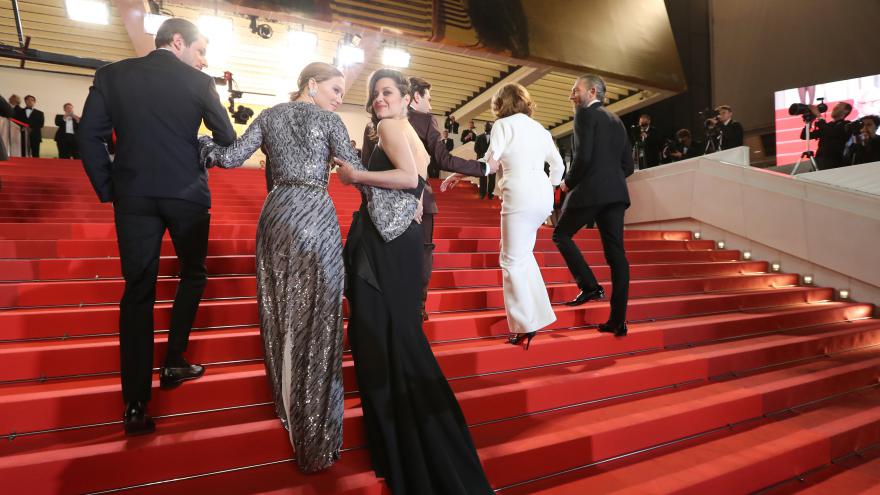 VisitCotedazur's tweet photo. Le @Festival_Cannes reste la cérémonie du septième art préférée des Français 📽💖 https://t.co/l8TLxD7FF6  via @DirectMatin https://t.co/riMKKad8Lq