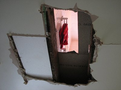 Raylets2's tweet image. Ever thought about having a sunken bath? #DIYDisasters