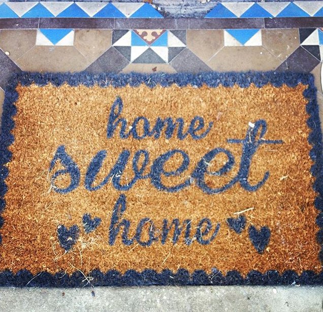 TassiRachel's tweet photo. Soooo many people renting properties this month! Are you looking for your next home? https://t.co/jO616AxH9A #newhome #NG1 #HomeSweetHome https://t.co/VqQXrtm7J2