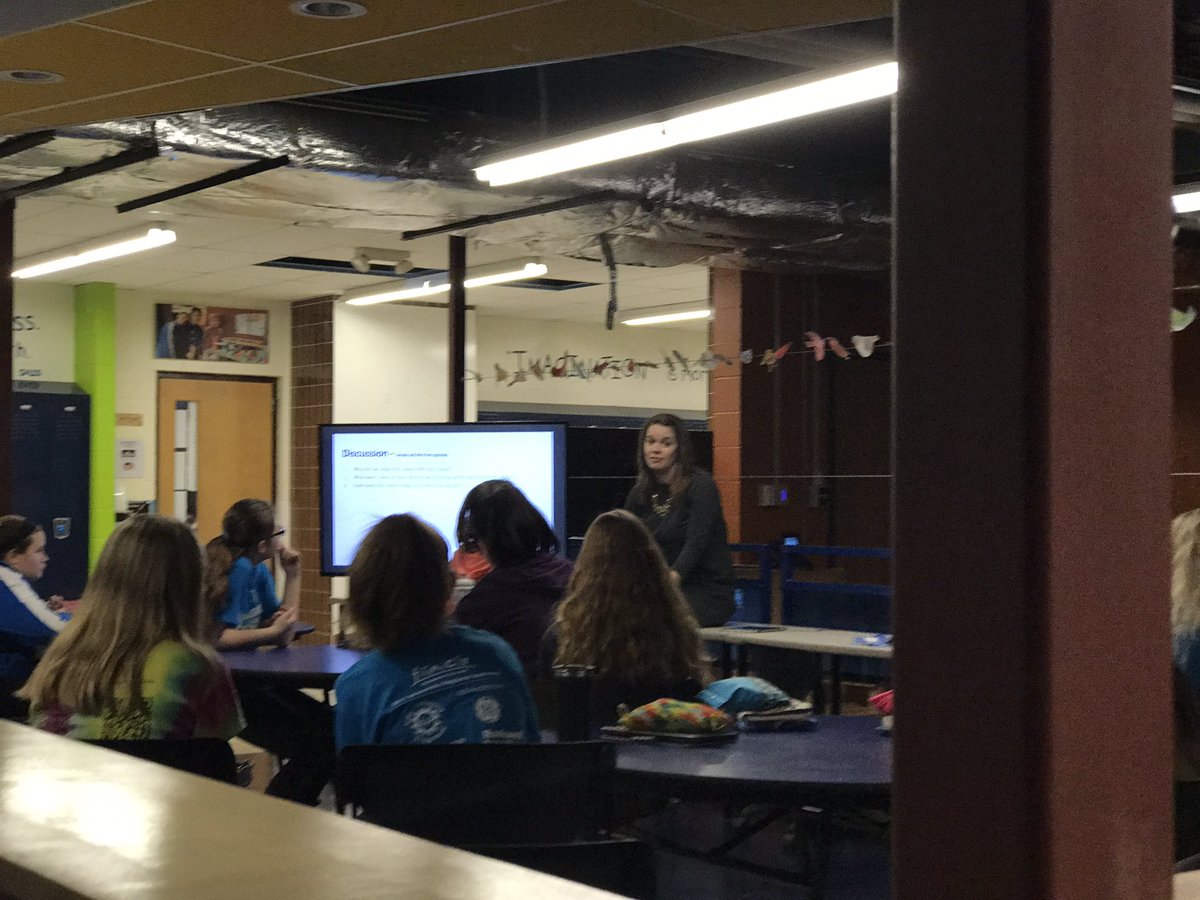 STEM_Saratoga's tweet image. #StudentProposal officially launching this morning. Some very excited students &amp;amp; amazing facilitator. @blg0416 @BIEpbl @Institute4PL @nacol