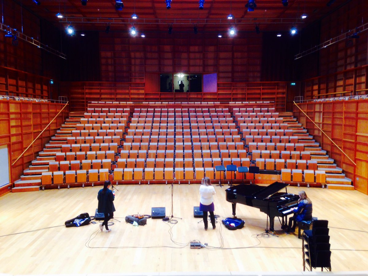 We just played this stunning room at <a href="/UniKent_Music/">Uni Kent Music</a> Canterbury. What a space! Heading home now for our <a href="/ccfest/">Celtic Connections</a> gig tomorrow ✈️