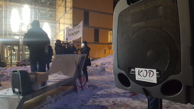 View image on Twitter