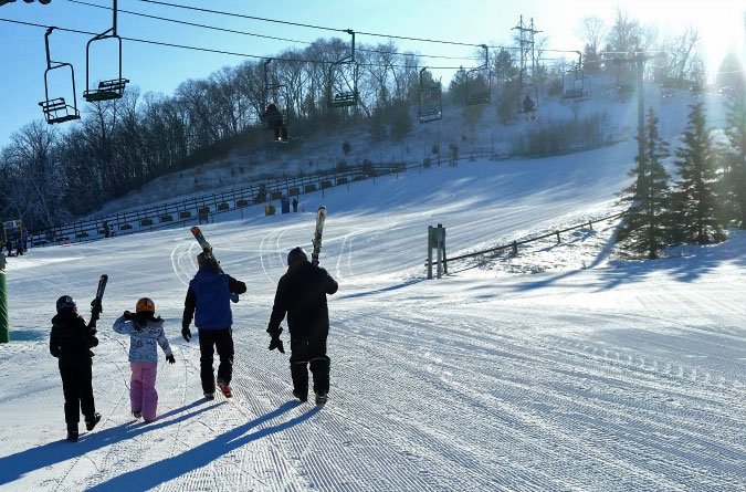 JodyHalsted's tweet photo. Learning to Ski @Mount_Kato in @visitMankato, Minnesota https://t.co/WPwmvoNb1c via @ShannonEntin https://t.co/hxYV9lXXWL