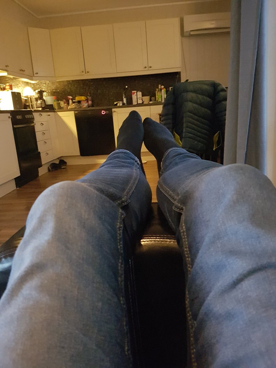 Blitt henvist til en 2 seter. Katta har 1 pri på go'stolen 😃😃