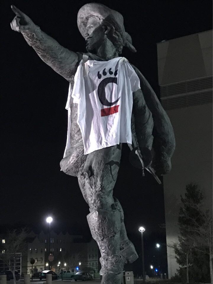 <a href="/XavierMBB/">Xavier Basketball</a> good to see you all finally realized how good the C paw looks, congrats on seeing the light! #GoBearcats