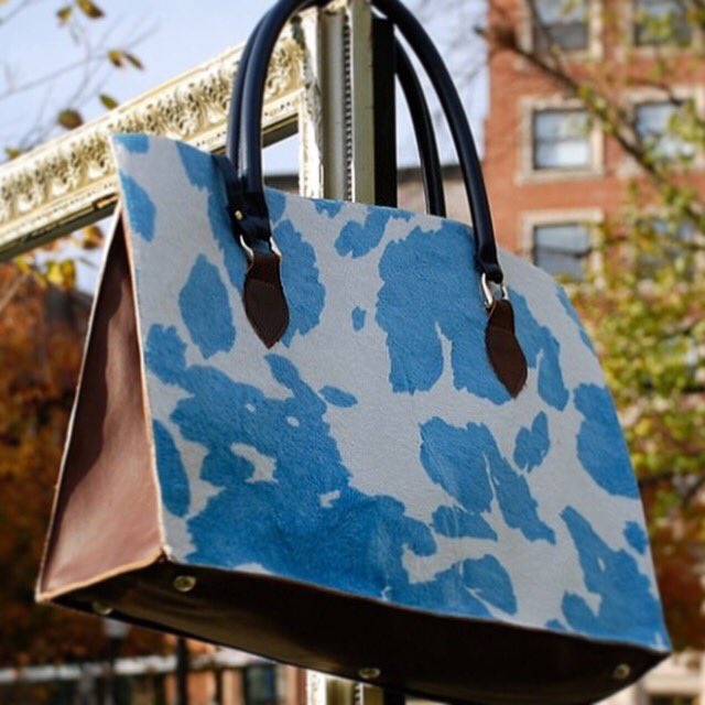 An amazing bag is the difference between a good day and a great one😍✨ #theremytote #handbagsarehappiness #styleiseverything