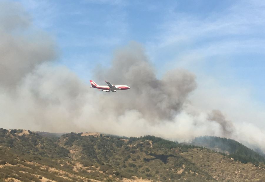 meganoticiascl's tweet photo. 🔴 LO ÚLTIMO | La descarga del #Supertanker ya se hizo afectiva en Empedrado y Hualañé. Fotos: @rodrigo_ramirez https://t.co/KoJMs2rqbs