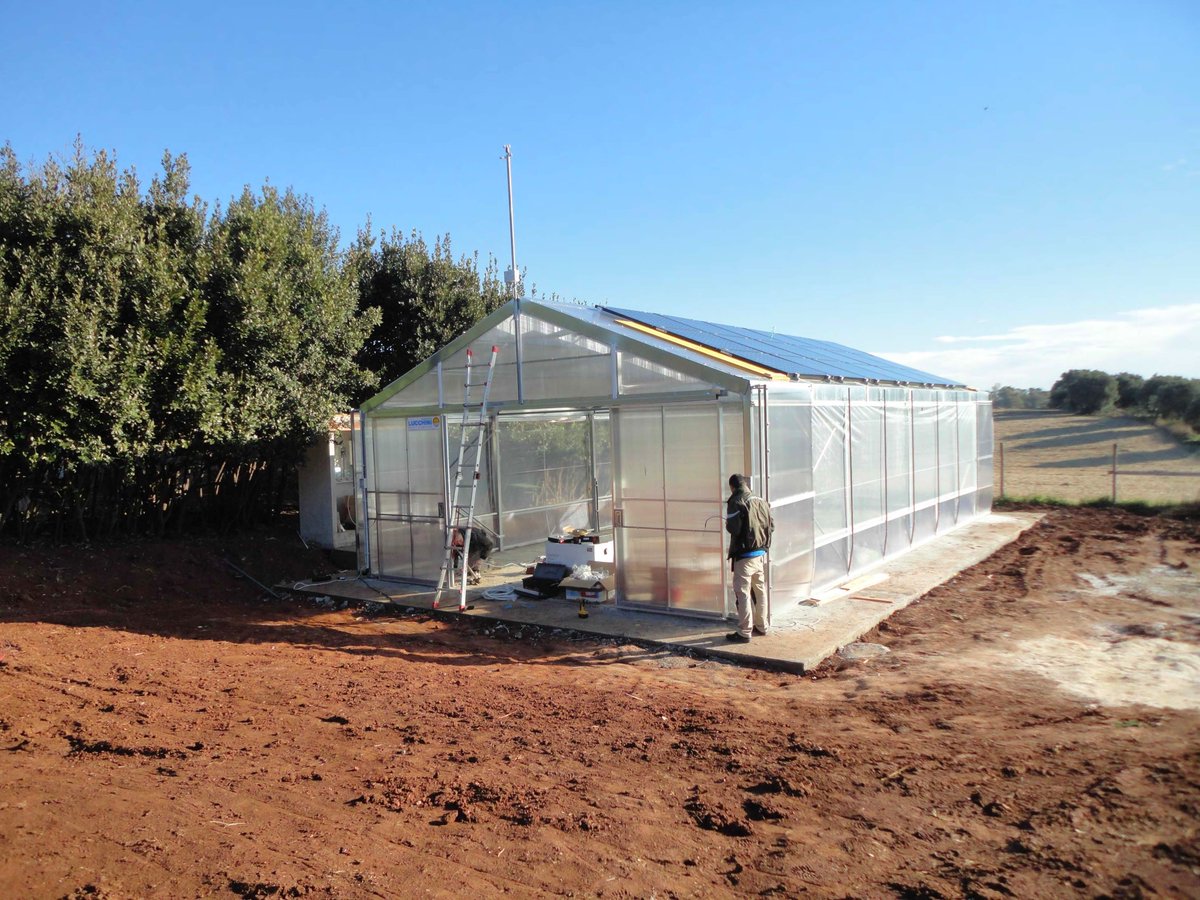 coop_garibaldi's tweet photo. ...e si inizia con i pannelli fotovoltaici... https://t.co/HT7wZ7mmsl https://t.co/wVApjfheJS