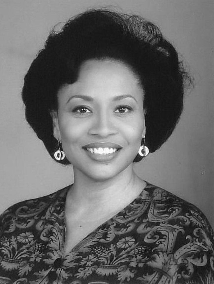 Happy Birthday to everyone\s favorite auntie, mom, and grandma Jenifer Lewis 