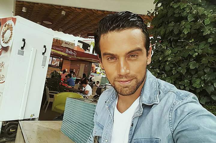 FcoNicholasWT's tweet photo. Chicos este jueves Nicholas estara en Lima Plaza Norte  a las 7pm , la segunda activación de Gelarti. Sortearan otro Iphone 7!! https://t.co/mXPWy4UdZd