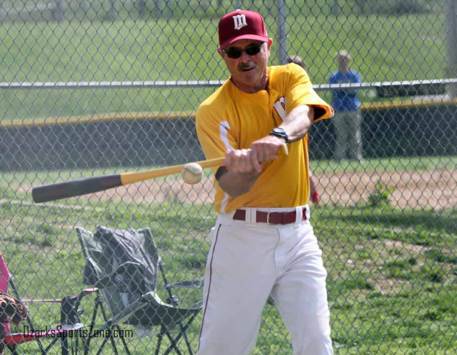 OzarksOzone's tweet image. Loss of a legend: SWMO baseball community mourns death of Mansfield's Doug Jones bit.ly/2ku42PU