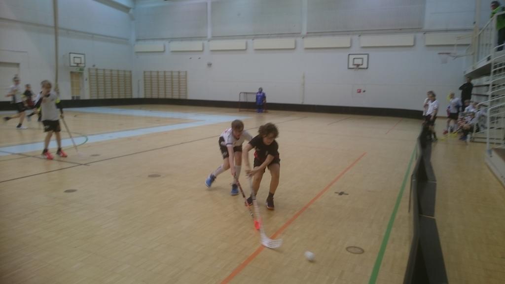 Muurysb04's tweet photo. Harkkapeli vs O2-jkl 04 päättyi voittoon 6-4 #Muurame #muuramenyritys #40950 #floorball https://t.co/qCdCo1kiF5