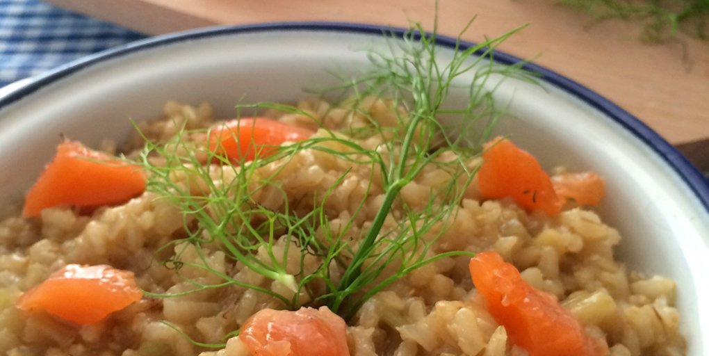 FoodingMood's tweet photo. Risotto de salmón marinado y eneldo, aires nóridcos y sabores deliciosos. Receta aquí: https://t.co/W0DCot08QX #RiceTime #FoodingMood https://t.co/pBEtrI9xA4