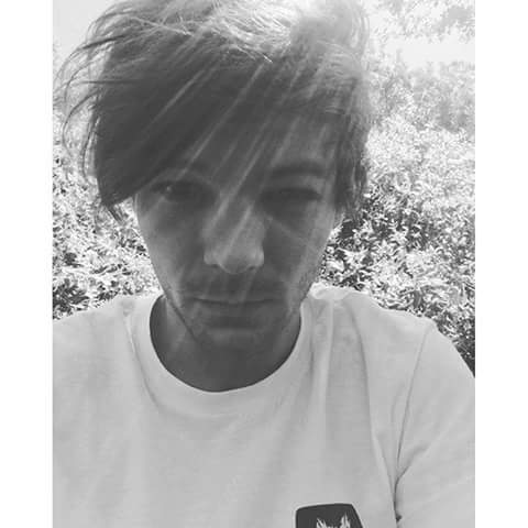 Styles0New's tweet photo. #BestFans2017 
#oneDbestfans 

💖💖🙊✌ 

Riquisimo!!! :) https://t.co/XTwHZPudOu
