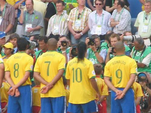 SoyReferee's tweet photo. A CUALQUIER defensa le daría miedo esta imagen... ⚽️🇧🇷 https://t.co/5QcyAZZy78