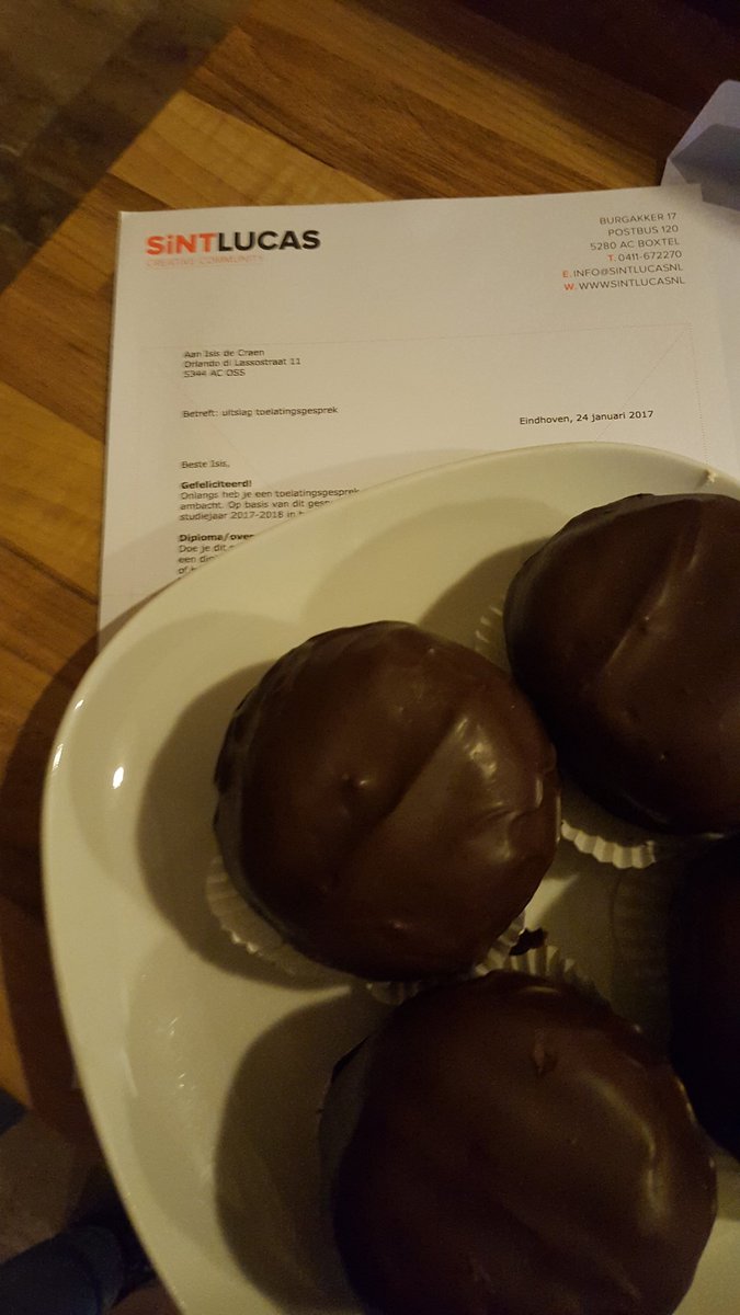 Yeah! Onze knappe dochter daar waar ze thuishoort volgend schooljaar! #trots <a href="/SintLucas/">SintLucas</a> boxtel