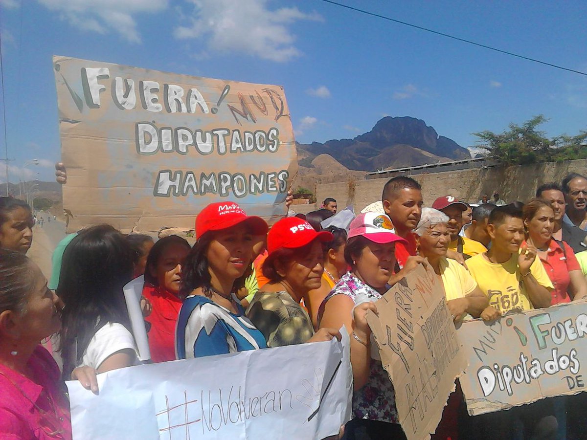 EmcomunaGuarico's tweet photo. Una vez más demostramos que en Guárico la revolución es INDESTRUCTIBLE con nuestro Gob. @rerchacin 
#GuaricoTerritorioDePaz https://t.co/zrsIgckrgl