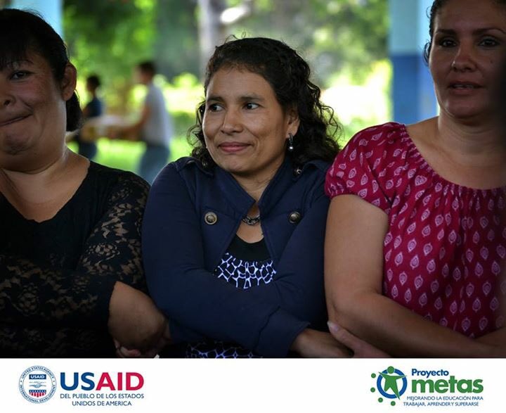 Hoy se conmemora el #DíaDeLaMujerHondureña. ¡El trabajo que cada una realiza es invaluable! Un cálido saludo en este día especial.