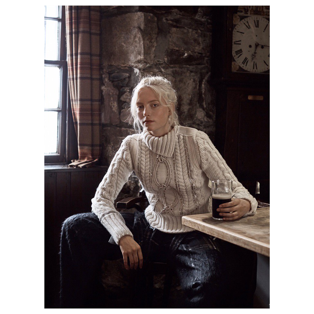 Celtic vibe #BurnsNight 🍺 <a href="/Grazia/">Grazia.it</a> 📷 #christopherFerguson #beauty #taniagrier <a href="/SisleyparisUK/">Sisley Paris UK</a> #SisleyParis #makeup