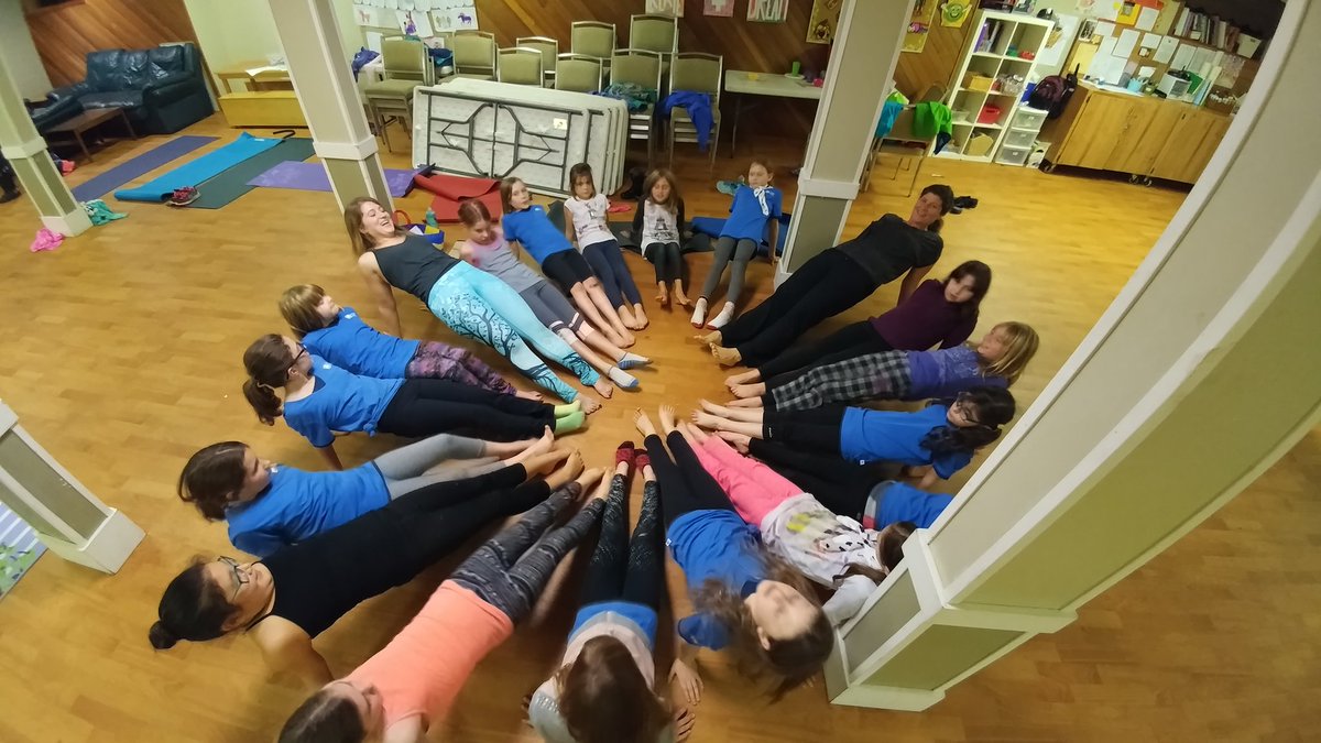 LVDistrict's tweet photo. Yoga is relaxing and a good way to relief stress. Lets talk about Mental Health #BellLetsTalk @BCGirlGuides @girlguidesofcan #guidesdostuff https://t.co/dI3xdGABPX