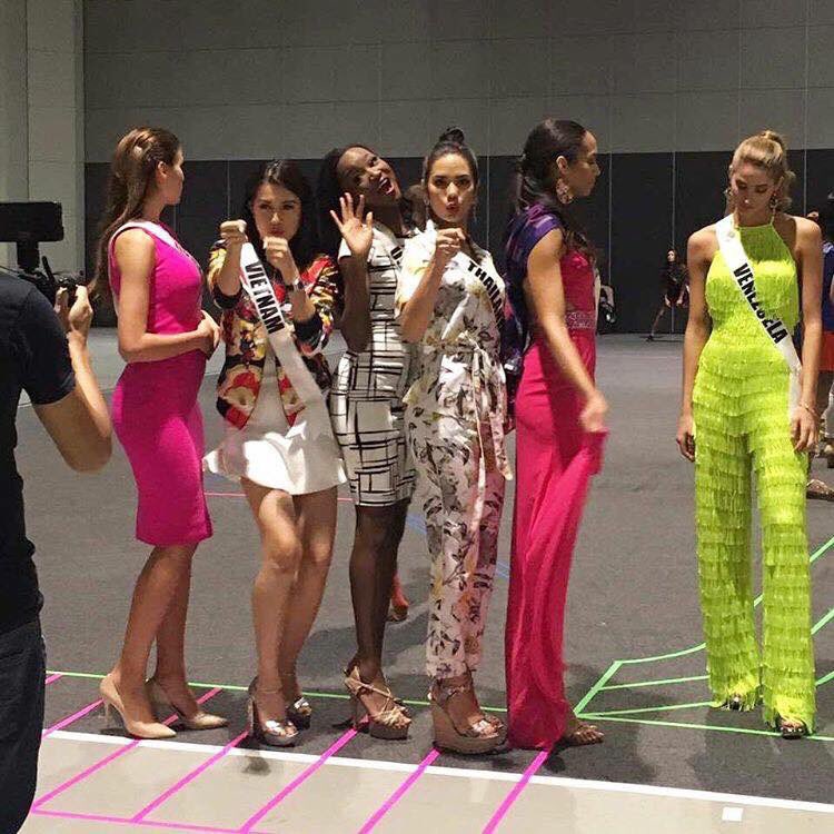 Van_yne's tweet photo. #MissUniverse #Vietnam https://t.co/ri7YqXt0Is