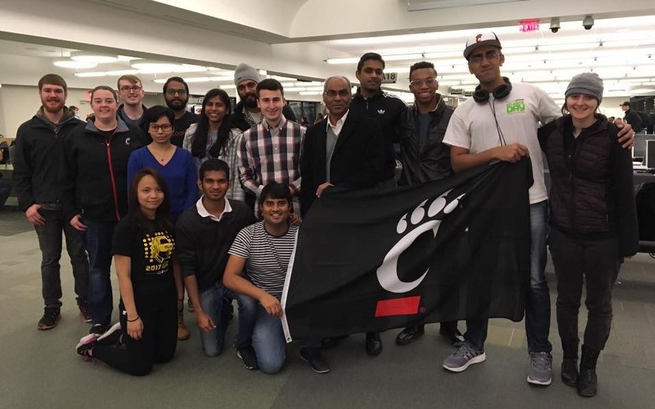 UC_CEAS's tweet image. .@HyperloopUC to revolutionize HIGH-SPEED TRANSPORTATION! Live coverage here: bit.ly/2ktiYSj  Do Ohio proud! #WeEngineerBetter