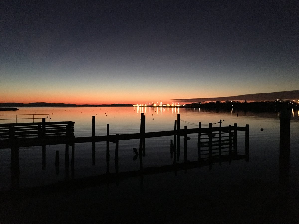 TheBoatClub_'s tweet photo. What a sun set @parkstonebay ! https://t.co/CKXQpWMKV7