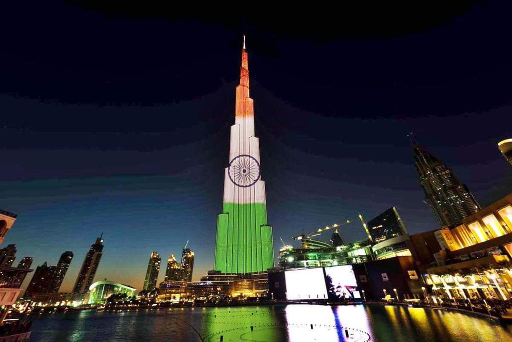 sabhayalohtia's tweet photo. #HappyRepublicDay !!
Dubai's #BurjKhalifa celebrates India's 68th #RepublicDay with the spectacular illumination of the Indian national flag https://t.co/AFAMpKeA18