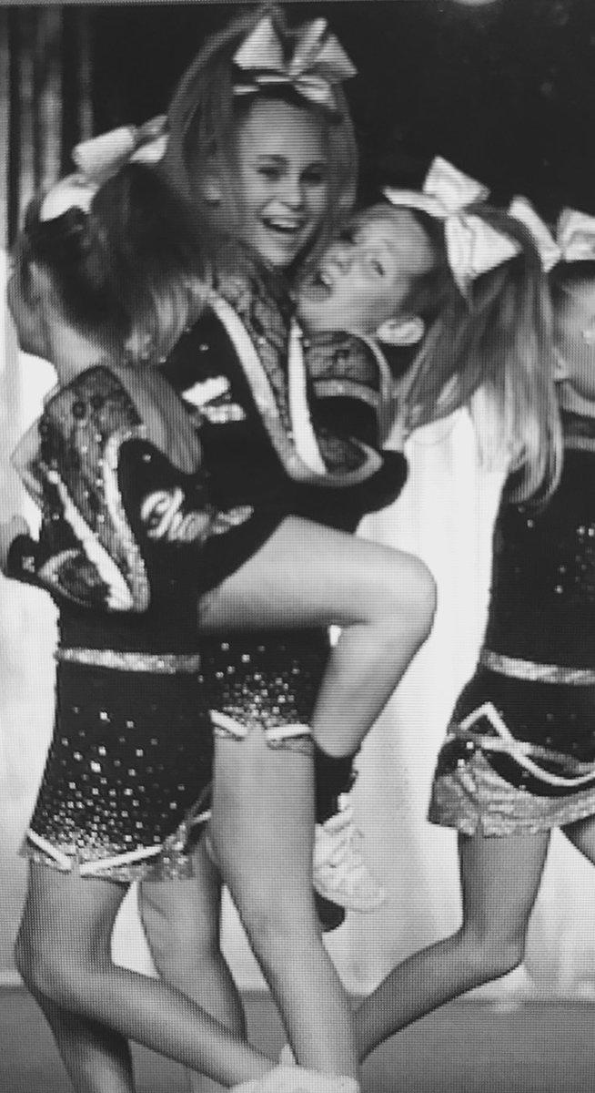 MelanieHousel's tweet image. When you love what you do! @ChampionCheerAS #feverfun