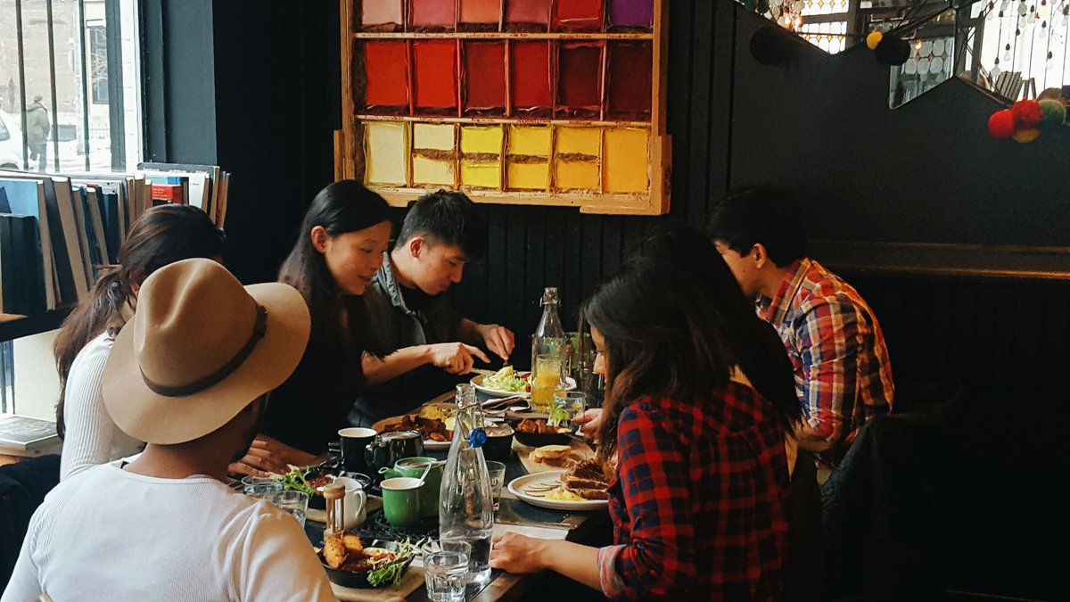 A casual brunch amongst friends!

#artscafemtl #mtlcafecrawl #coffee #brunch #plaid #cafe #fairmount #montreal