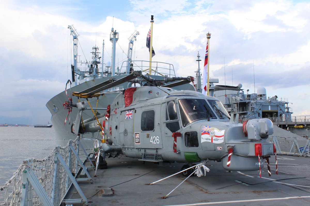 ukinbrazil's tweet photo. 📷 Bem vindos ao Brasil! Fragata #HMSPortland e navio-tanque #RFAGoldRover da Marinha Real Britânica estão atracados na Base Naval de Niterói https://t.co/CHSF75JLOW