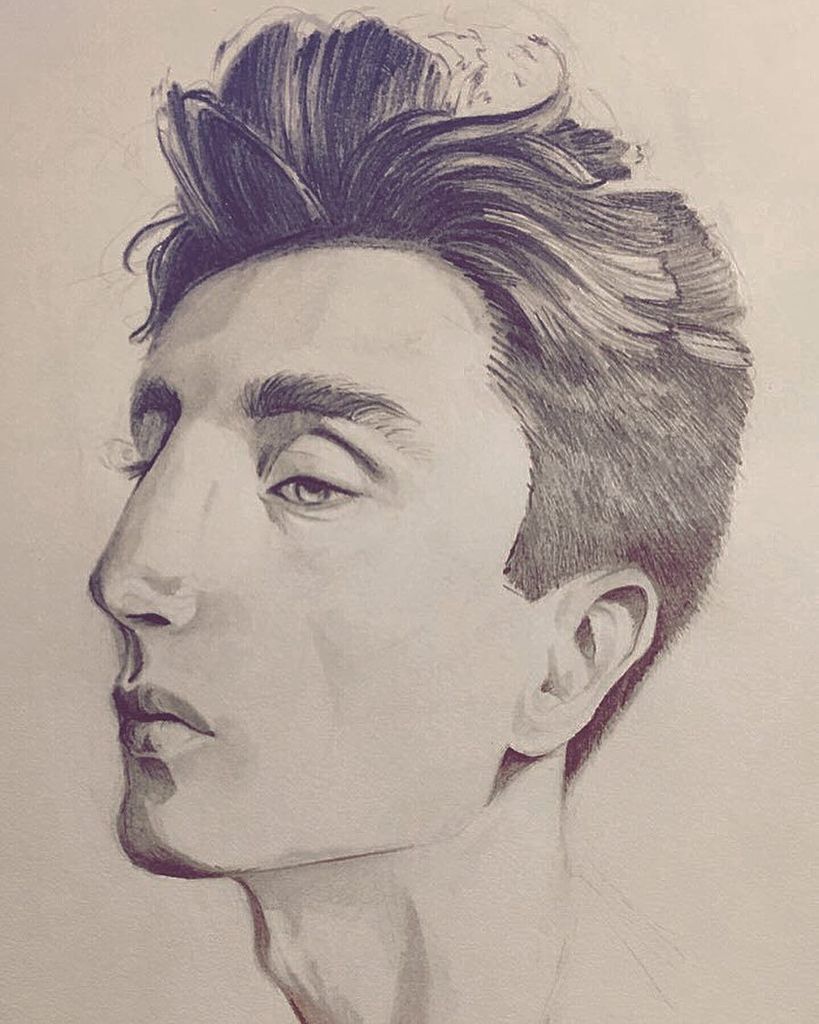 justinbaedolan's tweet photo. Little sketch from last week 👨🏼‍🎨 #art #houston #portrait #graphite https://t.co/C9ldqLYlKx https://t.co/O8ALVWp7pU