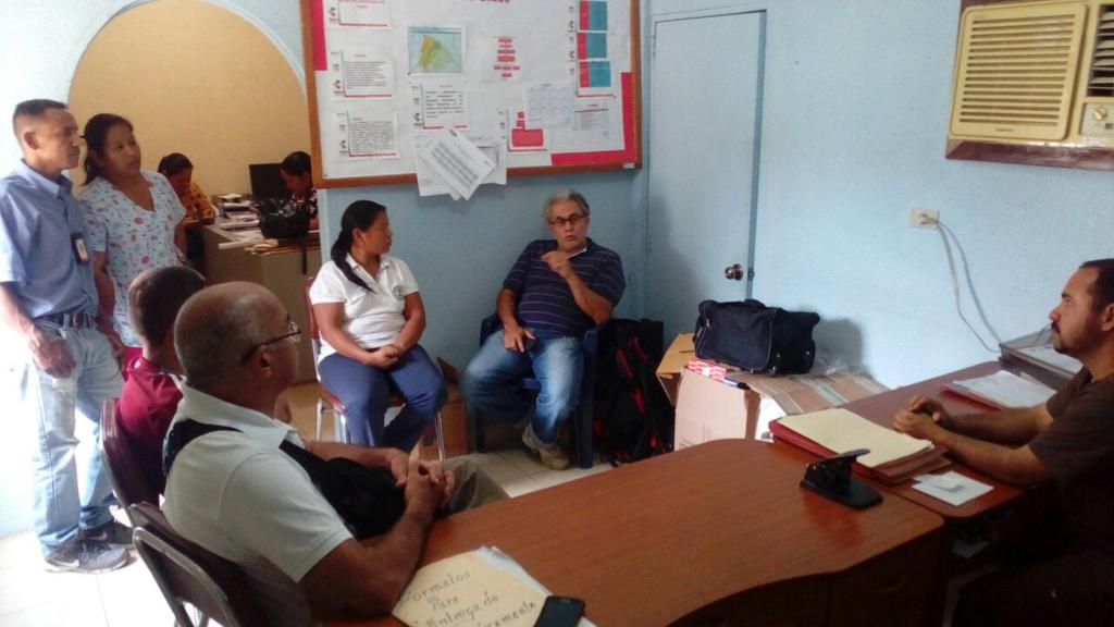 redambulatoriam's tweet photo. Reunido con él equipo de #Pasdis  planificando la visita a la Comunidad Yupak del Tukuko para la entrega de prótesis https://t.co/9tWFbdLfqG
