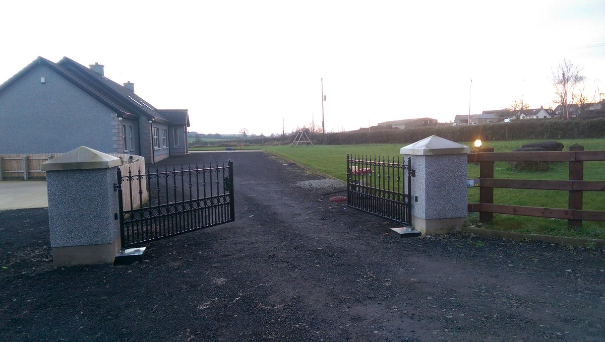 Tyronegate's tweet photo. This week's installation #DEA #Ghost200 #automaticgates #gateautomation https://t.co/Tpn3mTKwlN