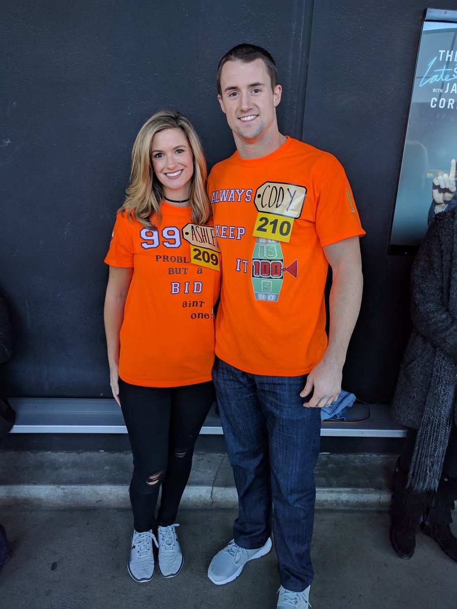 CodyDavis's tweet photo. Headed in to @PriceIsRight!! Hoping to COME ON DOWN! Shirt game keepin it 💯. #1dollar #spinbigwheel @OnCamAudiences https://t.co/laD9vXMIVf