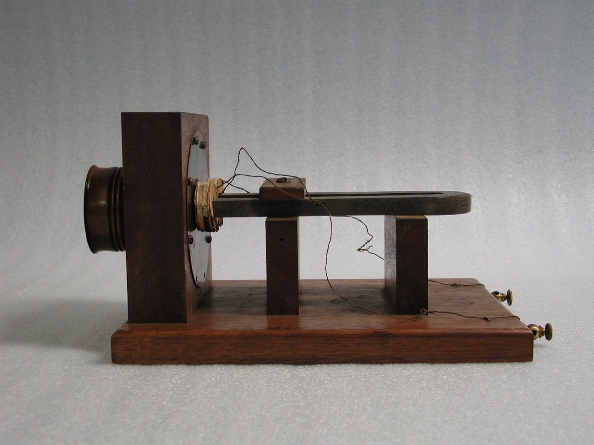 amhistorymuseum's tweet photo. Today in 1915: Alexander Graham Bell, inventor of telephone, inaugurates U.S. transcontinental phone service. https://t.co/Oldso3iZR9 https://t.co/9kbSUFeGwg