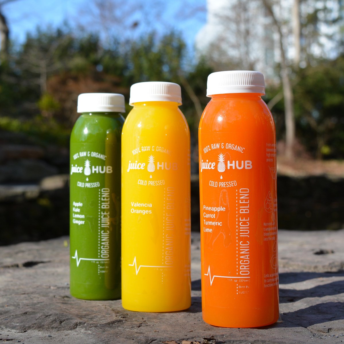 HubBubCoffee's tweet photo. Enjoy this afternoon's sunshine with a fresh, cold-pressed juice from any of our cafes! #coldpressedjuice #philly https://t.co/qdJhQURFPo