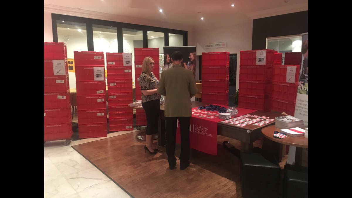 SchoolTrunk's tweet photo. #schooltrunk @bsadeputyheads2017 - come and select a crate - it might have a prize in! #iloveboarding https://t.co/vFxH3eIe2Y