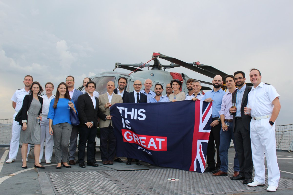 ukinbrazil's tweet photo. 📷 Welcome back! 2015/16 Brazilian #Chevening Alumini are hosted by the British Consulate in Rio aboard of @royalnavy's #HMSPortland frigate. https://t.co/y0tKaEbLBP