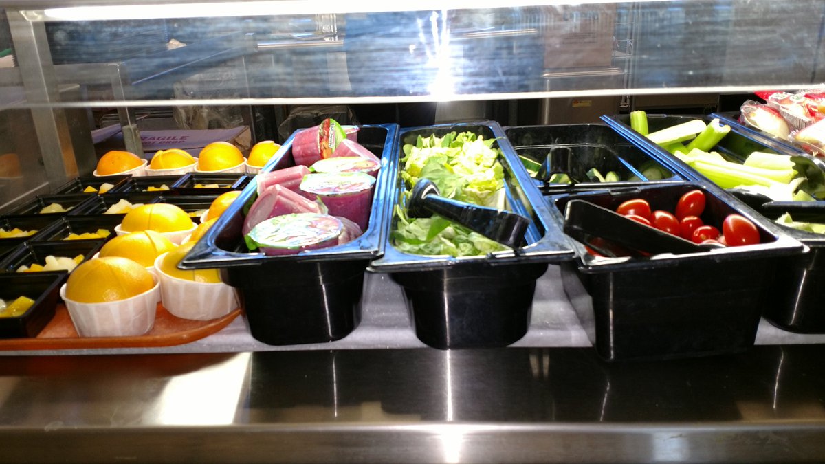 Fresh fruit and veggies everyday! 

Fruta fresca y verduras todos los días!
#AACPSAwesome