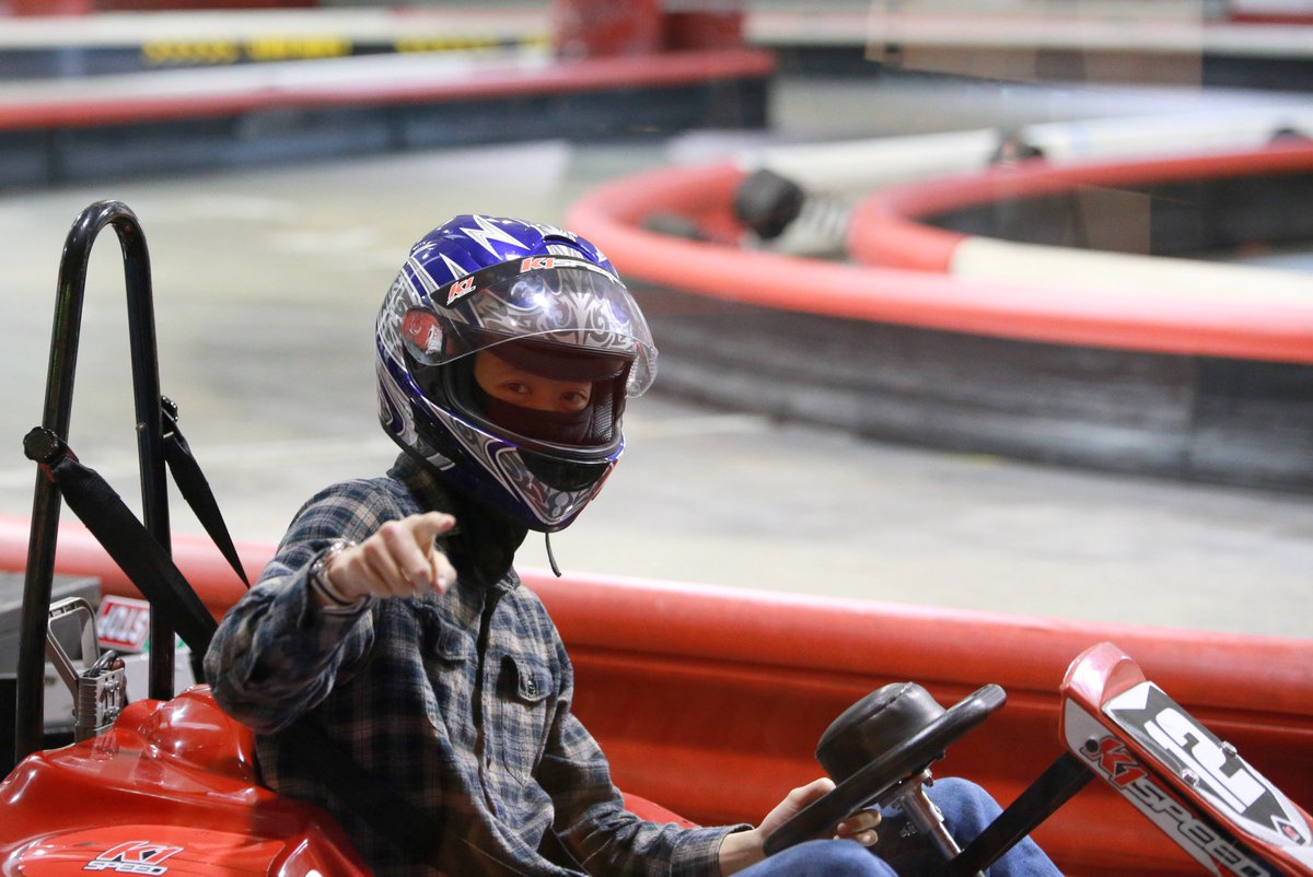 stevenxu's tweet image. yesterday at the office... #MSFTCloud Finance getting competitive at our morale event