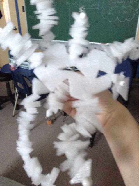 CatherineTrem13's tweet photo. #ped4760 Activité «Maker» ? Réflexion, partage, collaboration, imagination, géométrie, tous étaient au rendez-vous! https://t.co/IwBigyafQj