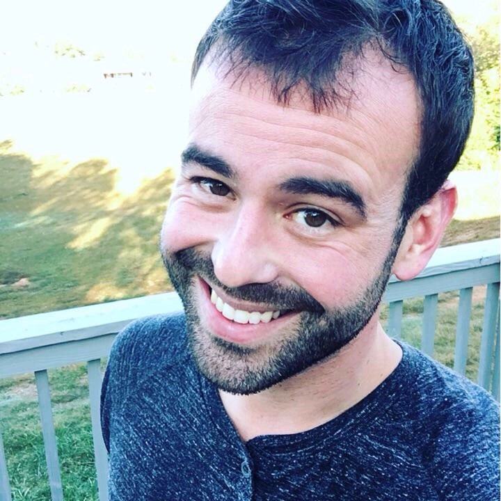 #ChitChat #Music #Chilling#Liveme NoelDeLisle🎹🖤🕸❄️: liveme.com/media/play/?vi…