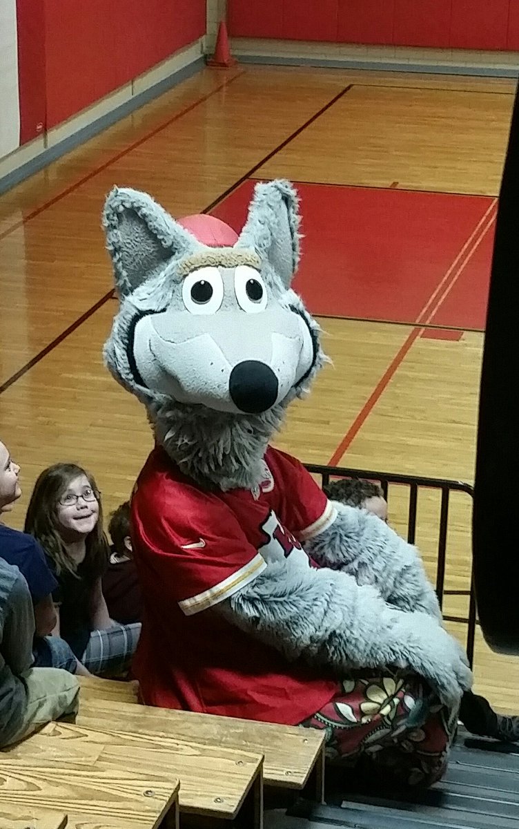 Pershing5th's tweet photo. K.C. Wolf showed up @PershingElem today! We learned not to be a bully, be a buddy! https://t.co/0PEn1zvywV